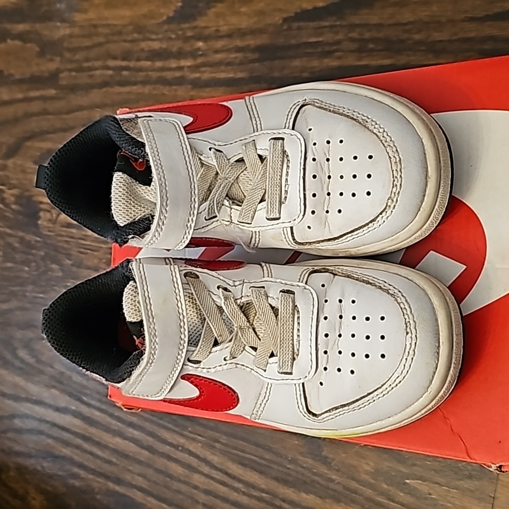 Nike Court borough low